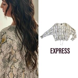 Oversized Snakeskin Print Dolman Sleeve Crop Top